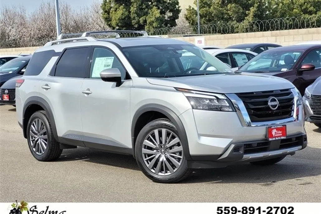 2025 Nissan Pathfinder SL photo 1