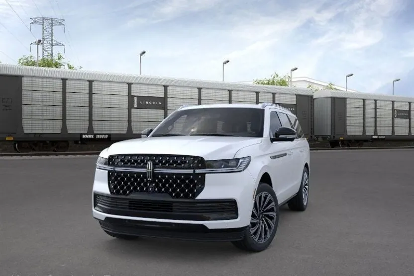 2025 Lincoln Navigator Black Label photo 1