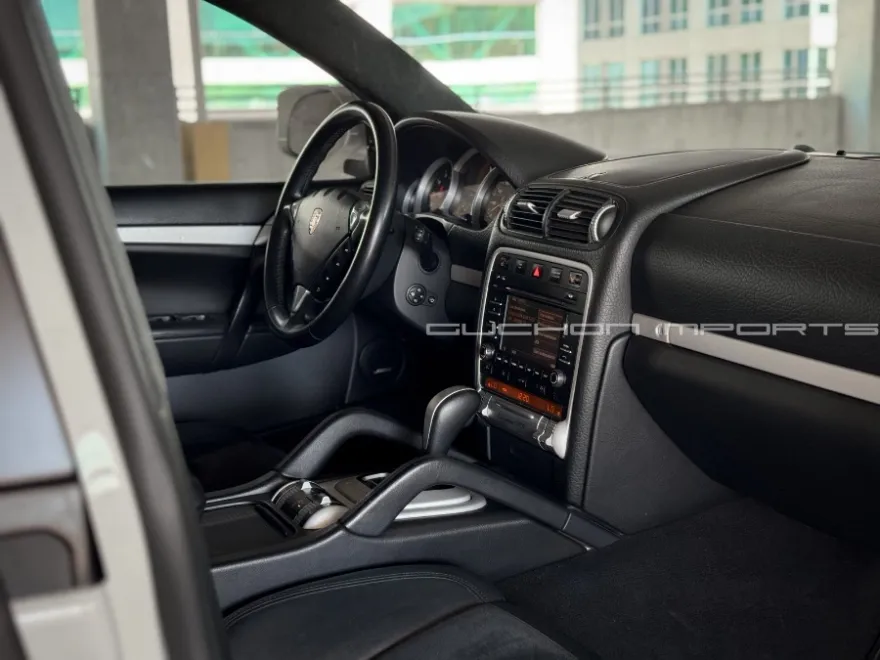 2009 Porsche Cayenne GTS photo 34