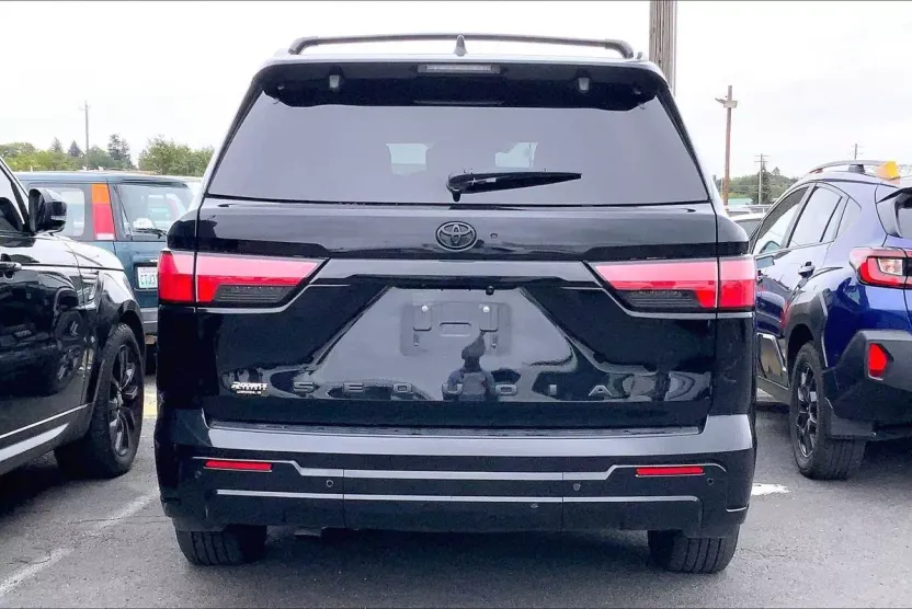 2024 Toyota Sequoia Platinum photo 1