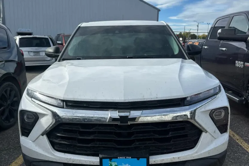 2024 Chevrolet Trailblazer LS photo 1
