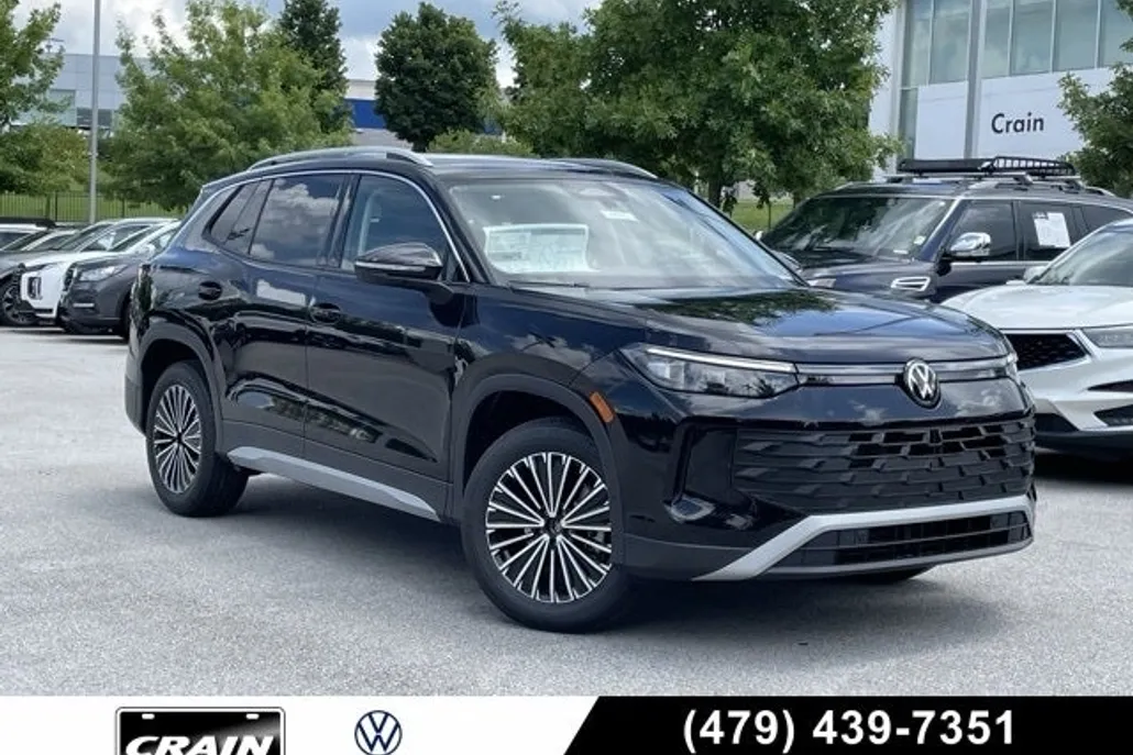 2025 Volkswagen Tiguan S photo 1