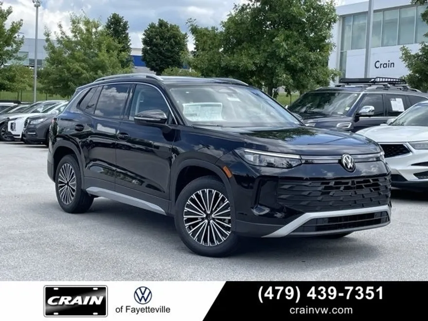 2025 Volkswagen Tiguan S photo 1