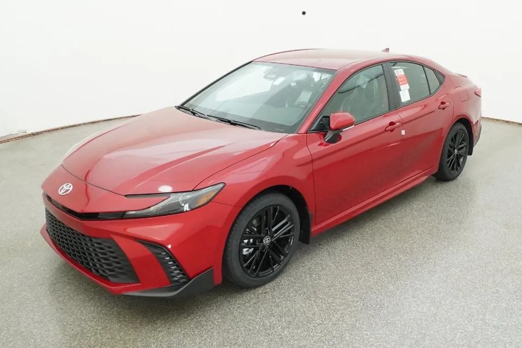 2025 Toyota Camry SE photo 1