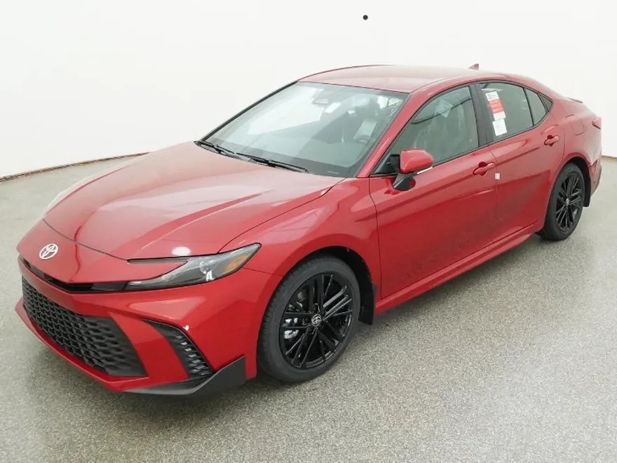 2025 Toyota Camry SE photo 1