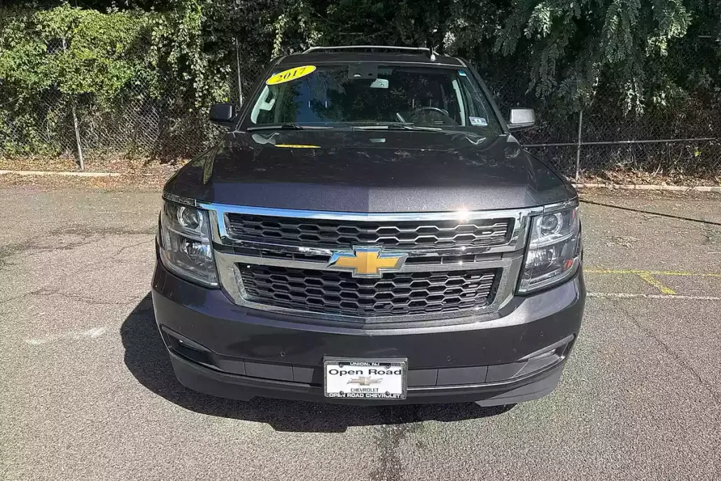2017 Chevrolet Tahoe LT photo 1