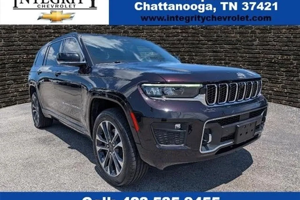 2023 Jeep Grand Cherokee Overland photo 1