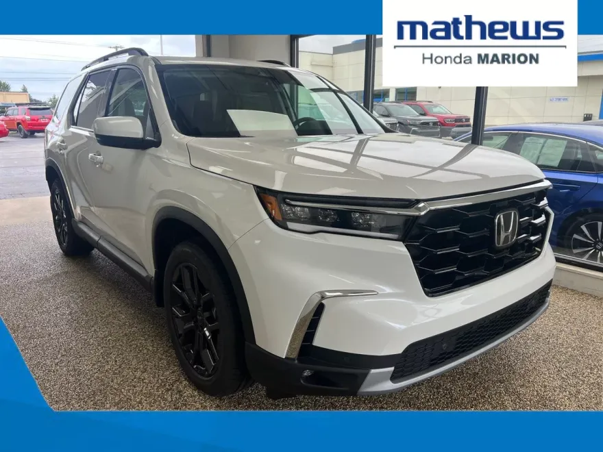 2025 Honda Pilot Touring photo 1