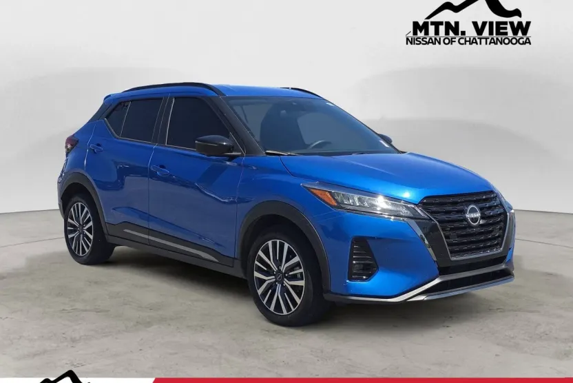 2024 Nissan Kicks SR photo 1
