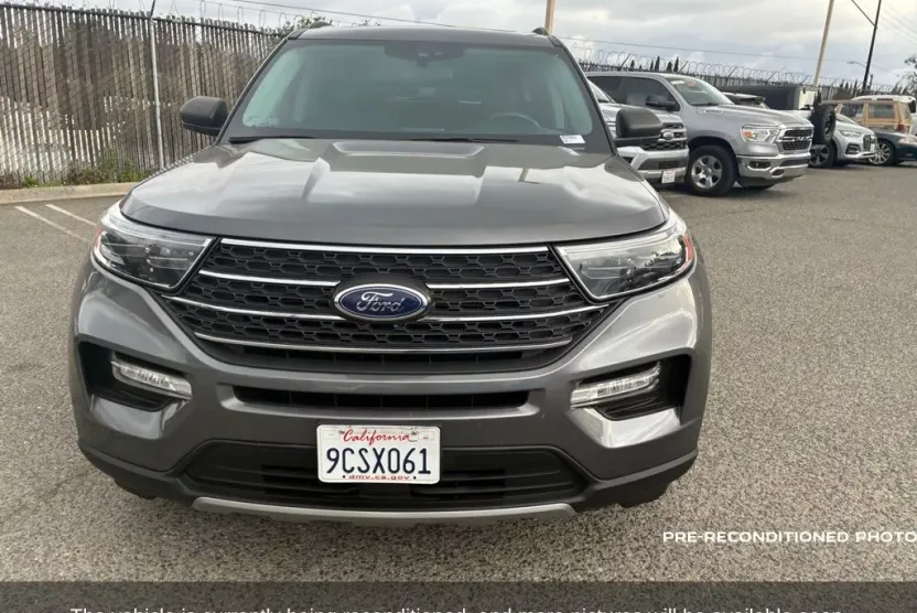 2022 Ford Explorer XLT photo 1