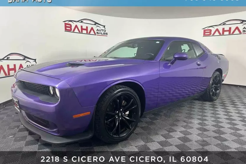 2018 Dodge Challenger SXT photo 1