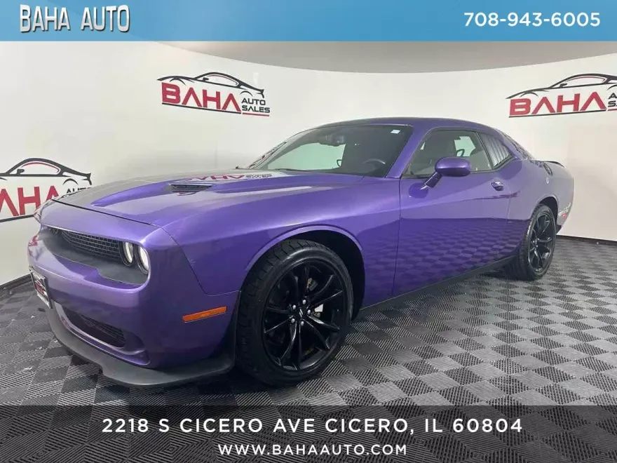 2018 Dodge Challenger SXT photo 1