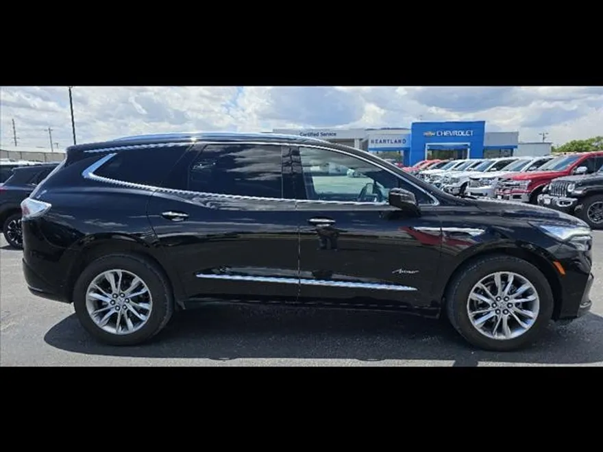 2024 Buick Enclave Avenir photo 1