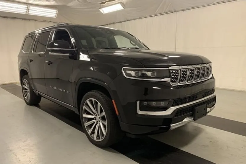 2022 Jeep Grand Wagoneer II photo 1