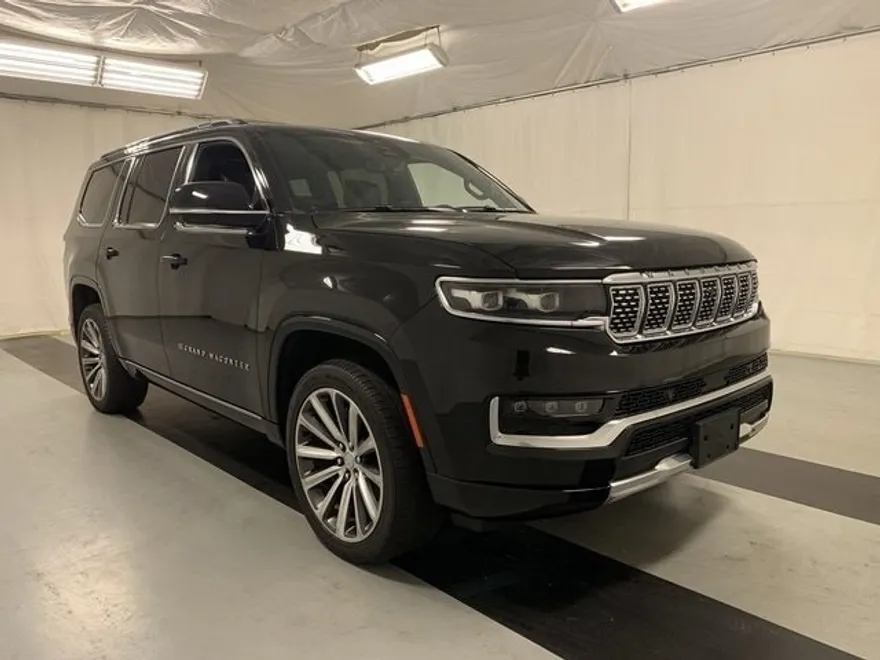 2022 Jeep Grand Wagoneer II photo 1