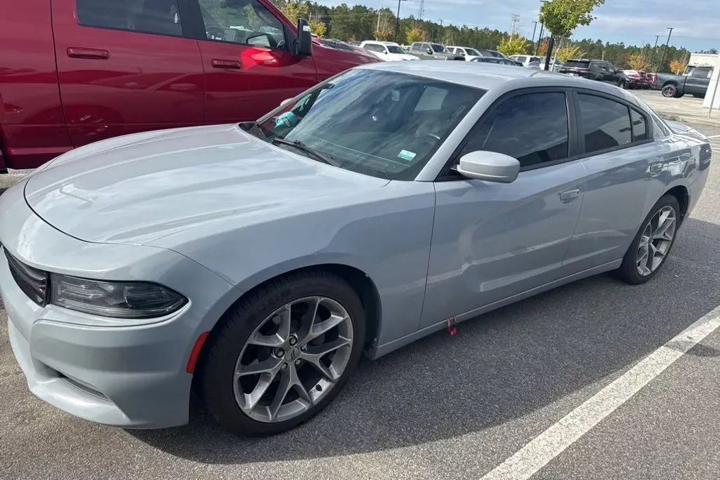 2020 Dodge Charger SXT photo 1