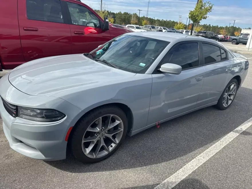 2020 Dodge Charger SXT photo 1