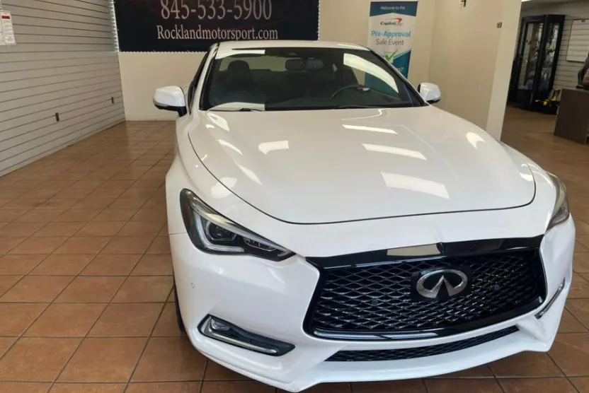 2017 Infiniti Q60 3.0t Premium photo 1