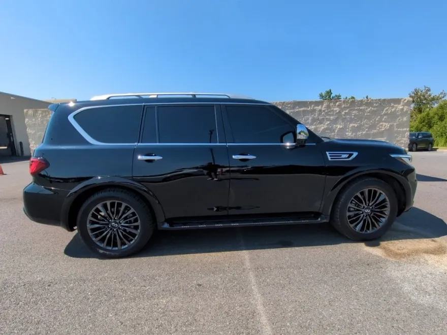 2022 Infiniti QX80 Sensory photo 1