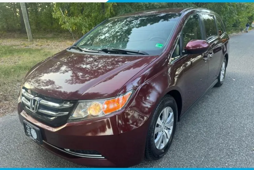 2016 Honda Odyssey SE photo 1