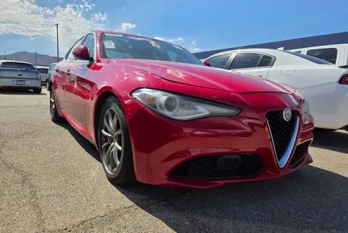 2019 Alfa Romeo Giulia photo 2