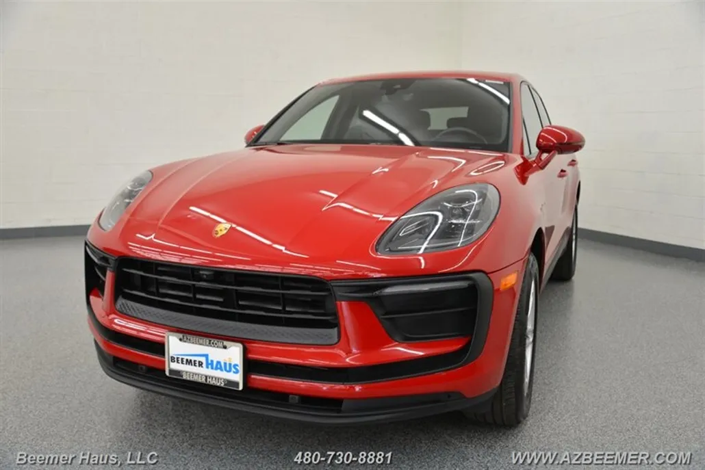 2022 Porsche Macan photo 1