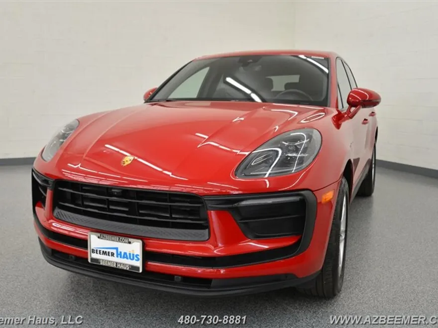 2022 Porsche Macan photo 1