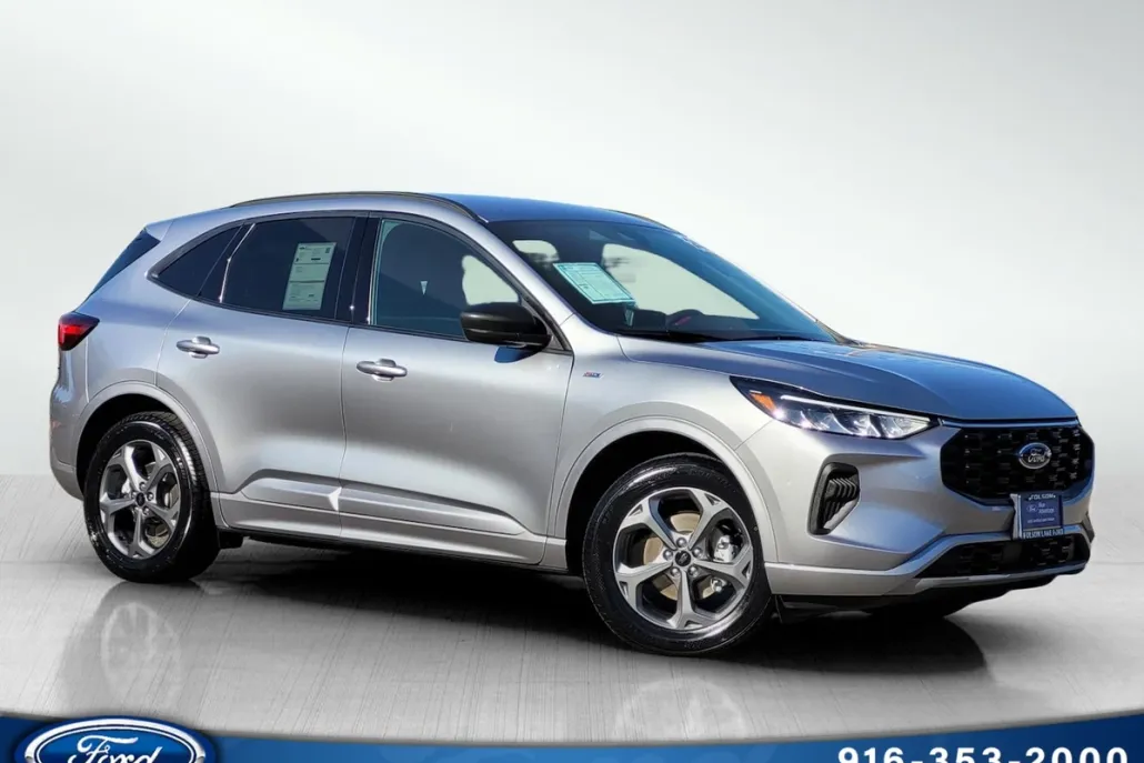 2024 Ford Escape ST-Line photo 1