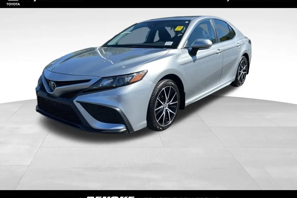 2023 Toyota Camry SE photo 1