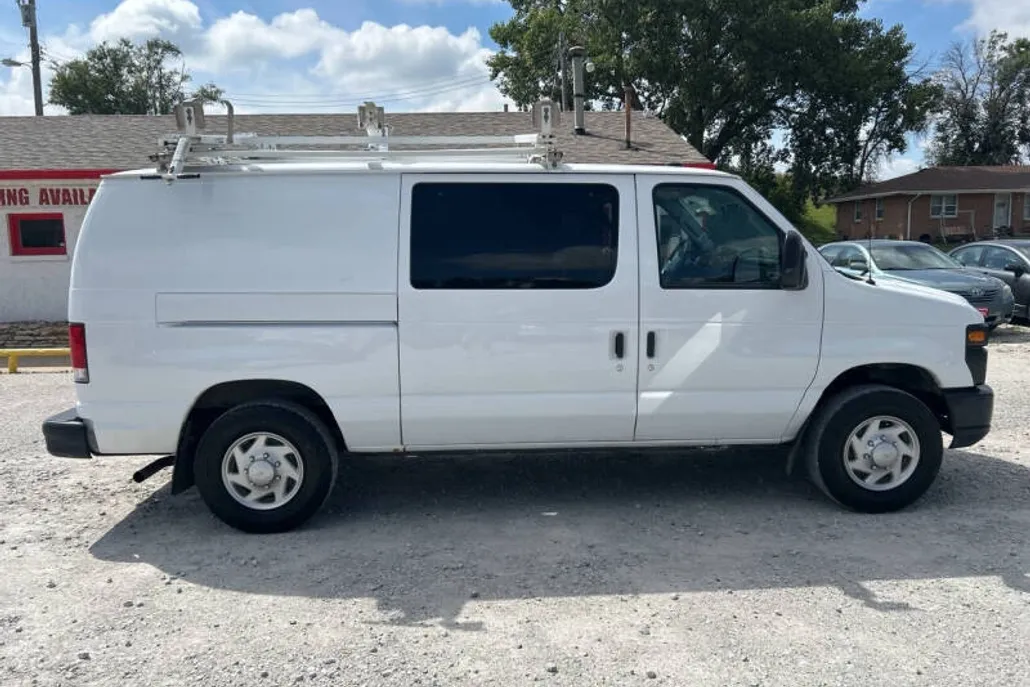 2014 Ford E-250 photo 1