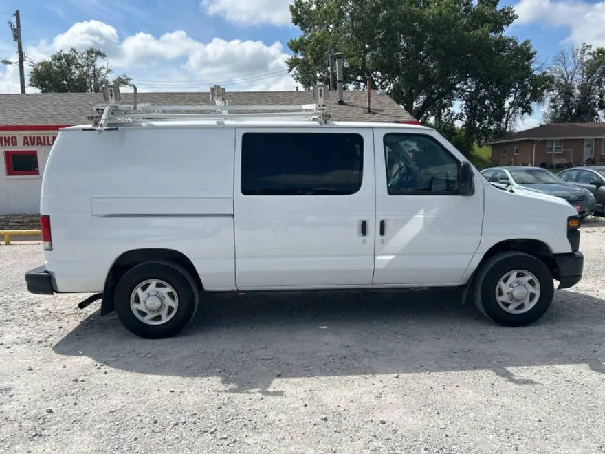 2014 Ford E-250 photo 1