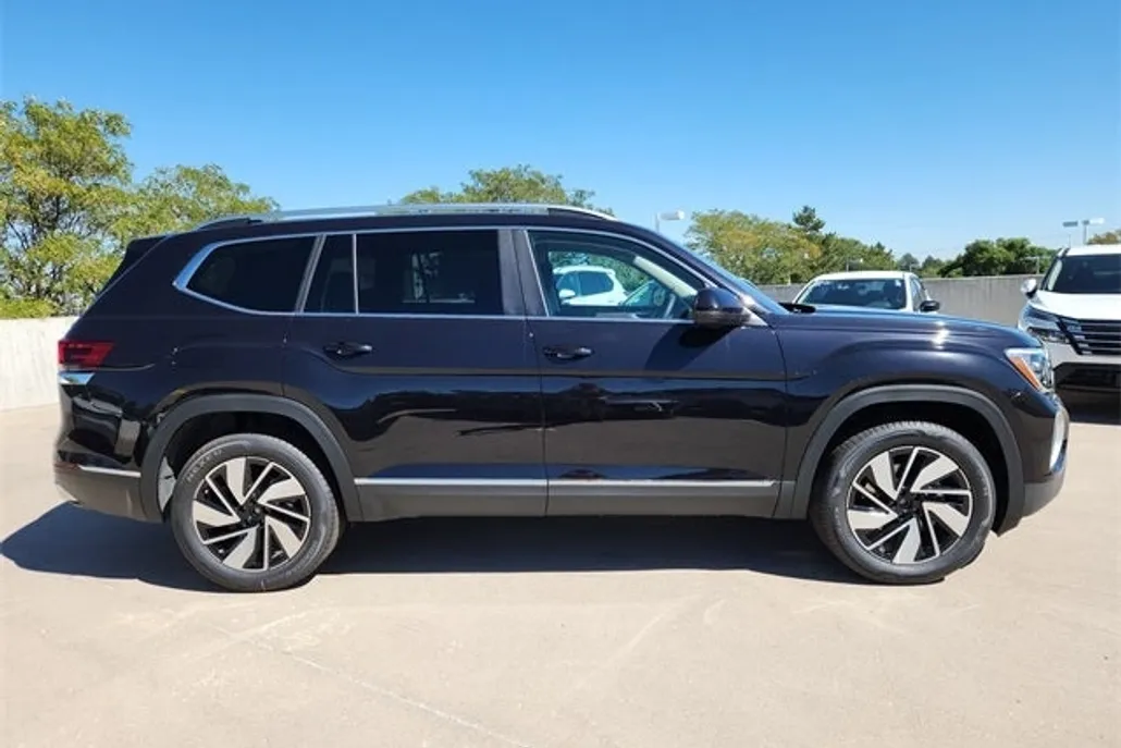 2026 Volkswagen Atlas SEL photo 1