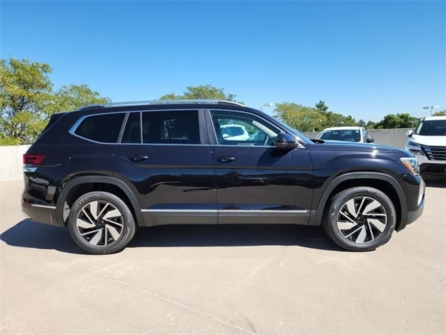 2026 Volkswagen Atlas SEL photo 1