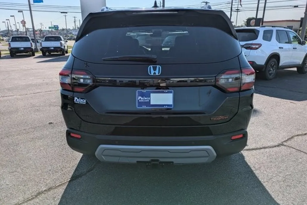 2025 Honda Pilot TrailSport photo 1
