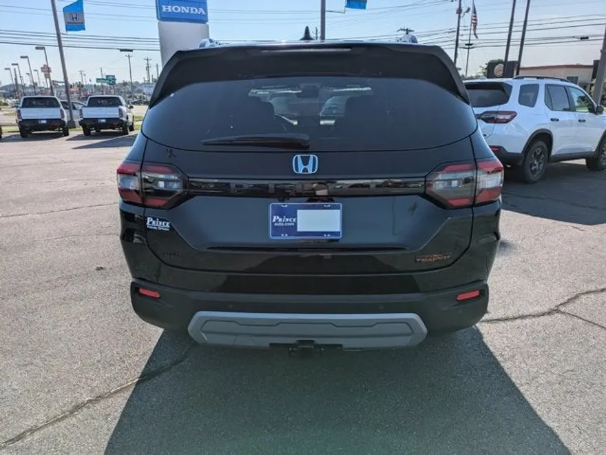 2025 Honda Pilot TrailSport photo 1