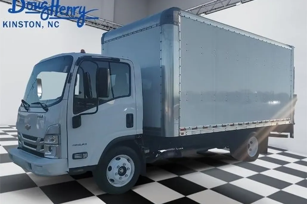 2023 Chevrolet Silverado 4500HD Base photo 1
