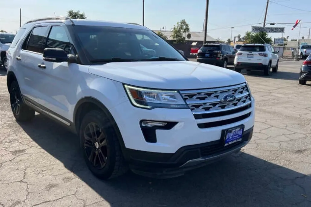2019 Ford Explorer XLT photo 1