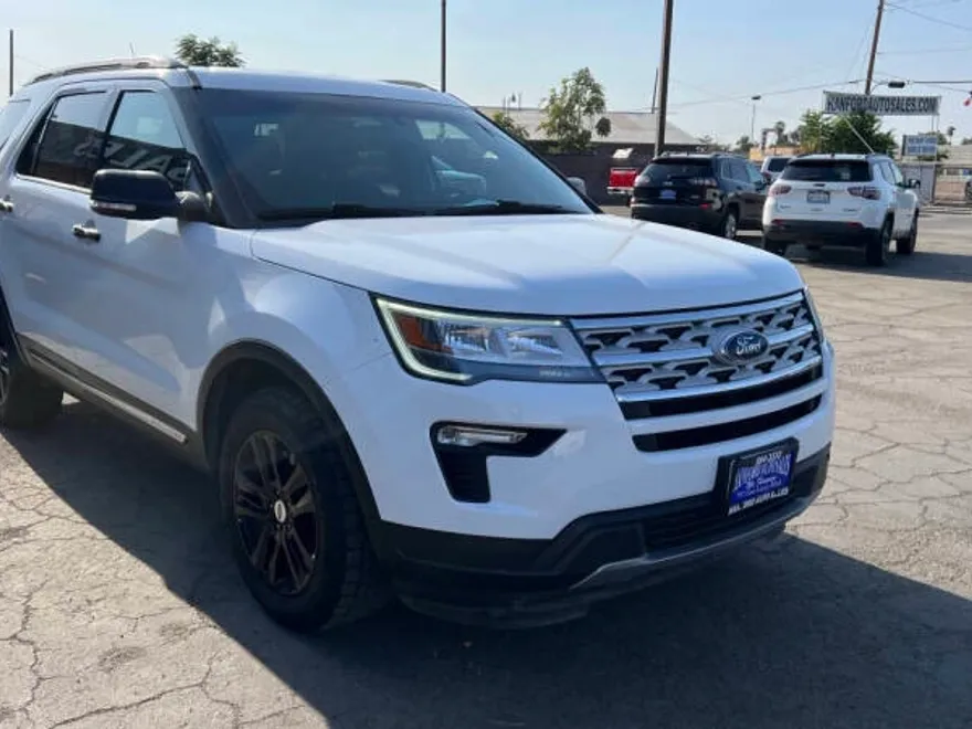 2019 Ford Explorer XLT photo 1