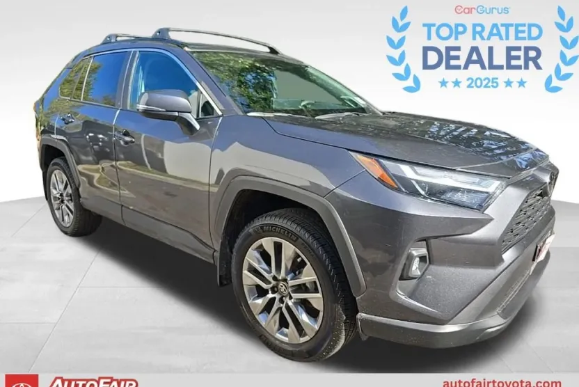 2023 Toyota RAV4 XLE Premium photo 1