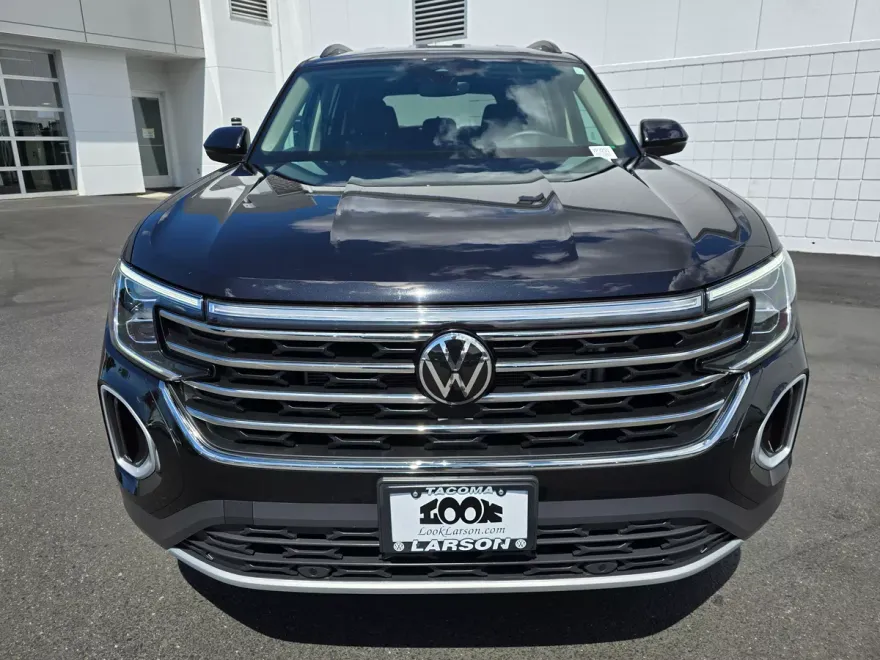 2024 Volkswagen Atlas SE photo 1