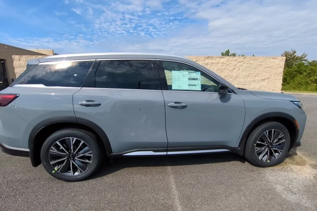 2026 Infiniti QX60 Luxe photo 1