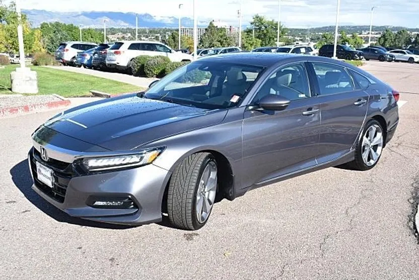 2020 Honda Accord Touring 2.0T photo 1