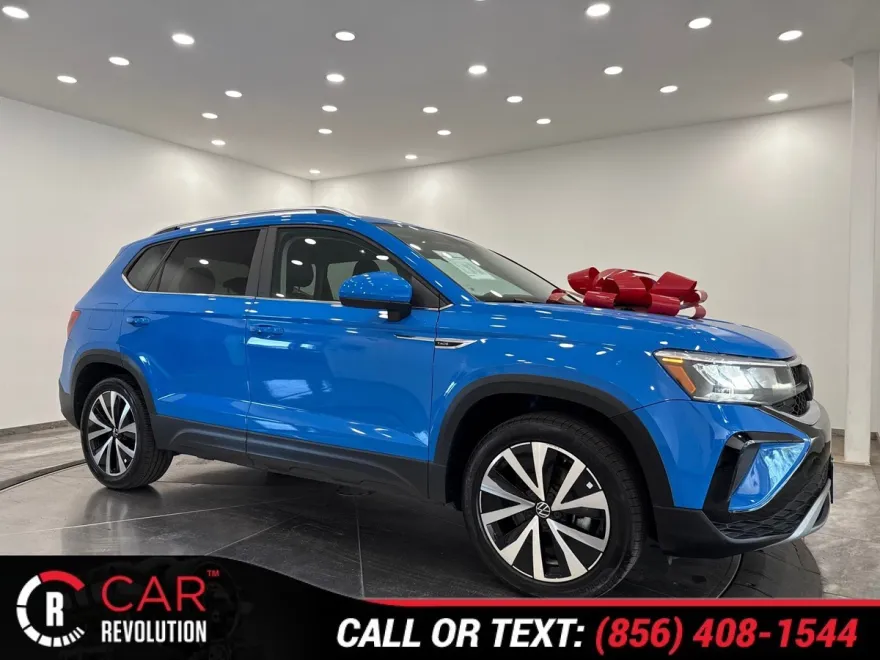 2023 Volkswagen Taos SE photo 1