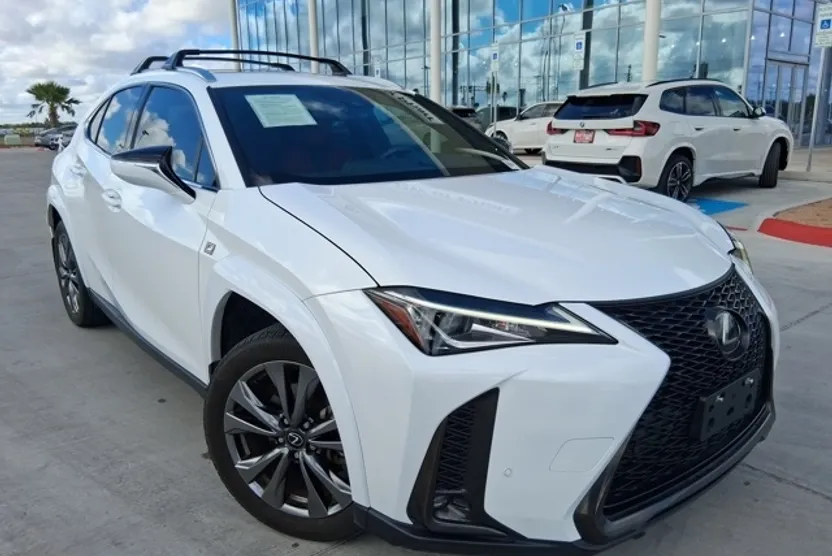 2022 Lexus UX 200 F SPORT photo 1