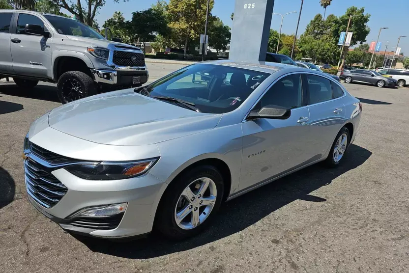 2020 Chevrolet Malibu LS photo 1