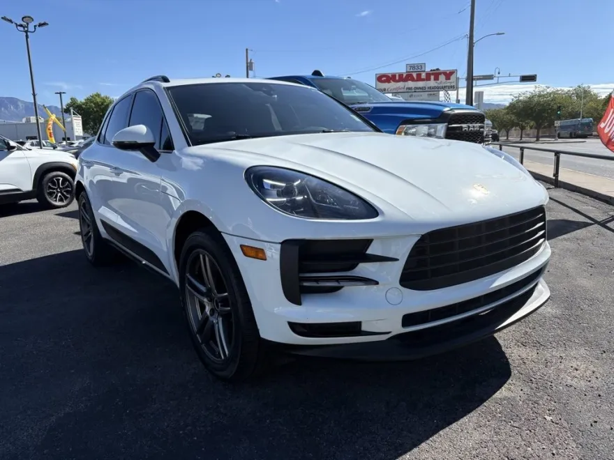 2021 Porsche Macan Base photo 1