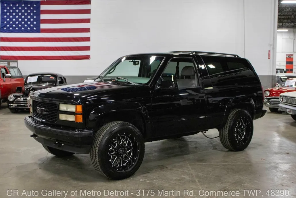 1996 Gmc Yukon SLE photo 1