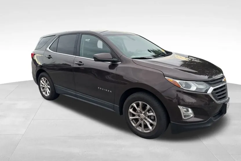 2020 Chevrolet Equinox LT photo 1