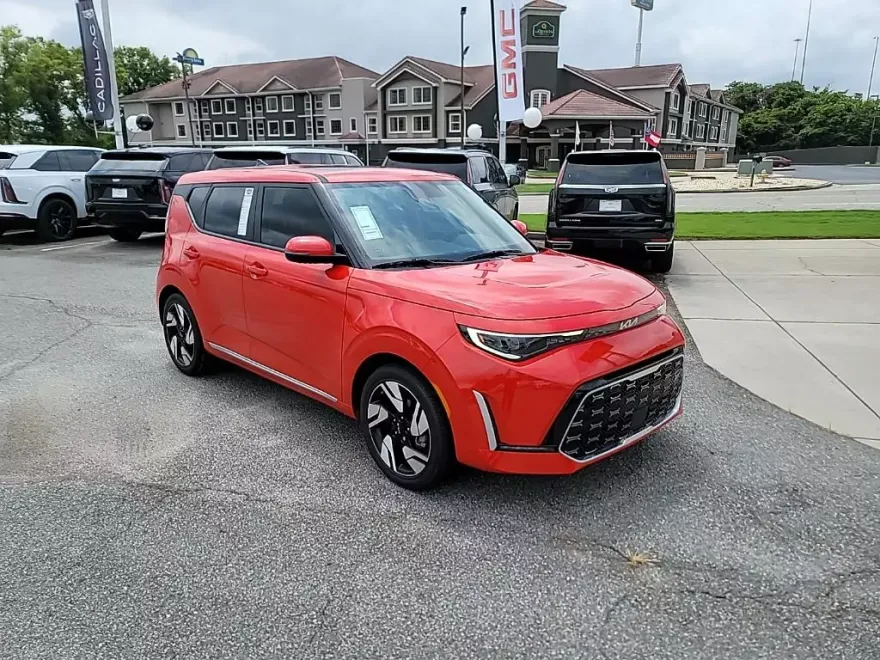 2025 Kia Soul GT-Line photo 1