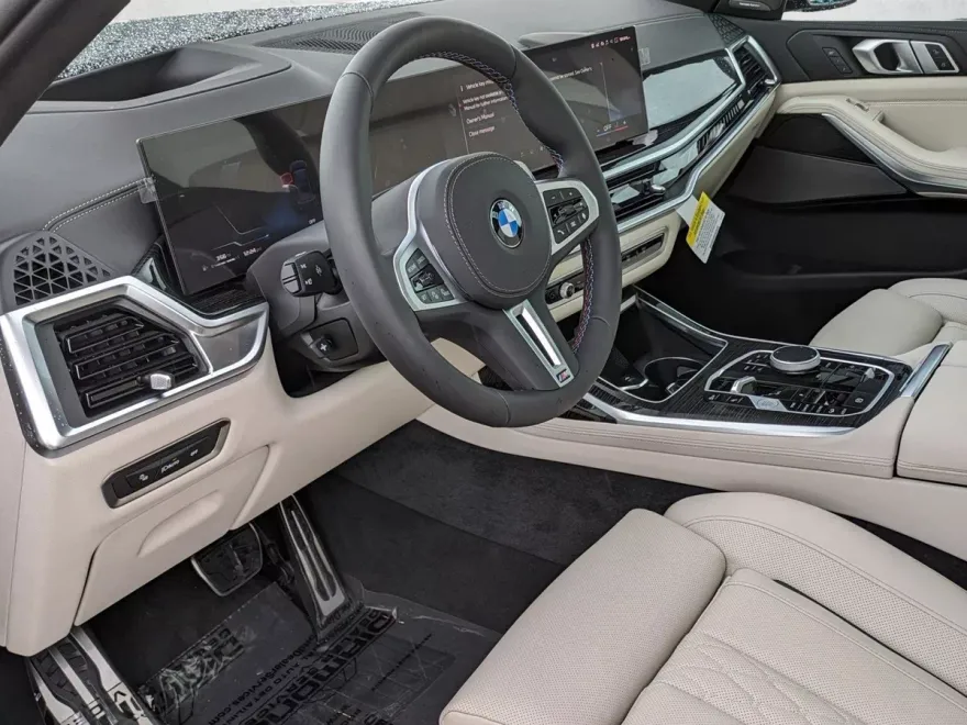 2025 Bmw X7 M60i photo 1